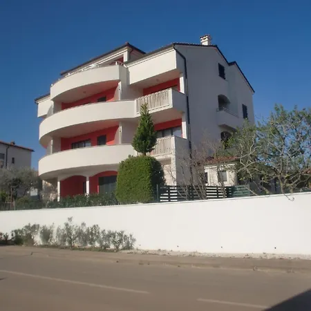 Apartment Modernes Mit Drei Balkonen Mit Meerblick, In Der Naehe Des Strandes Und Des Zentrums, Mit Einem Gemeinschaftlichen Partyraum *