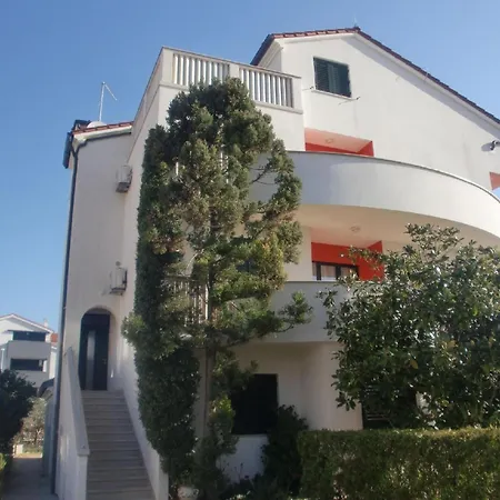 Modernes Mit Drei Balkonen Mit Meerblick, In Der Naehe Des Strandes Und Des Zentrums, Mit Einem Gemeinschaftlichen Partyraum Apartment Liznjan